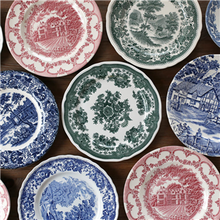 blog-pictures/Porcelain-vintage-plates-crop-v1.jpeg